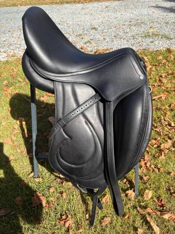 Sella da dressage Antarès  17" - 2021
