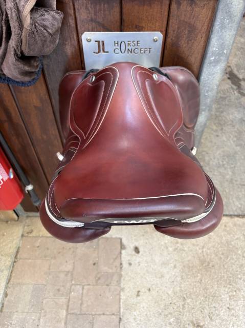 Sella da salto ostacoli CWD  17.5" - 2020