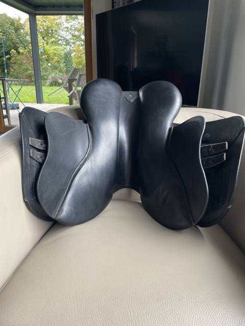 Sella da salto ostacoli CWD  16.5" - 2021