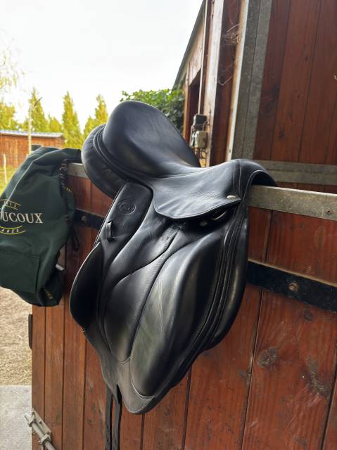 Sella da salto ostacoli Devoucoux  17.5" - 2011