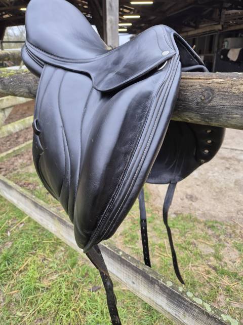 Sella da dressage Antar&egrave;s  17" - 2020