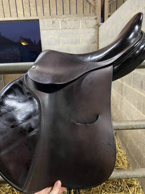 Sella da salto ostacoli  Bruno delgrange  17" - 2009