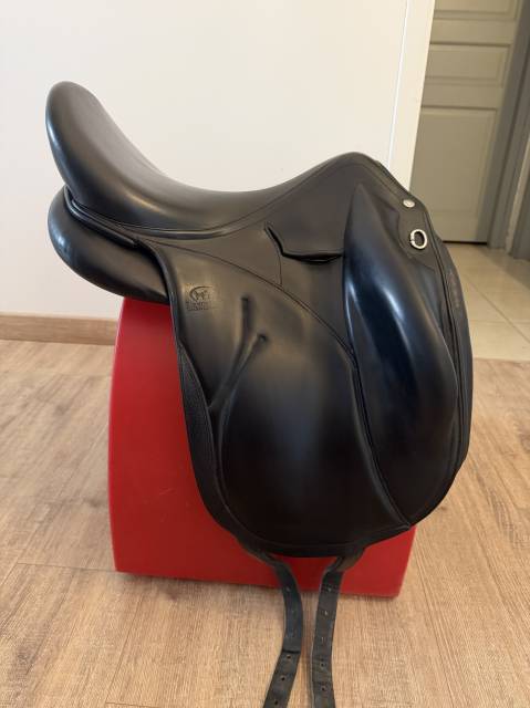 Sella da dressage Devoucoux  17.5" - 2019