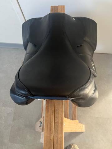 Sella da salto ostacoli  Flex-On 17" - 2023