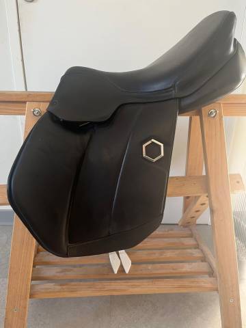 Sella da salto ostacoli  Flex-On 17" - 2023