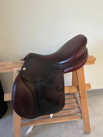 Sella da salto ostacoli CWD  17.5" - 2016