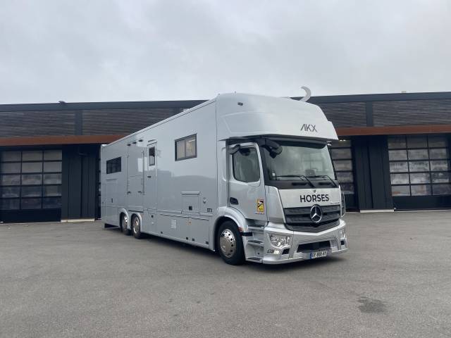 Camion per Cavalli AKX  2024 Occasione