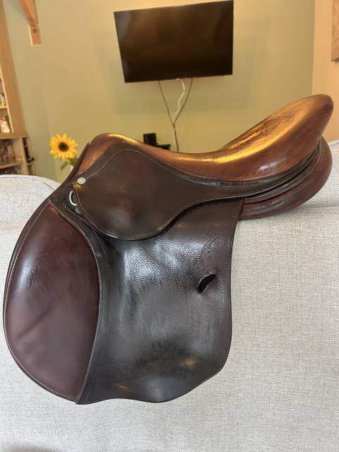 Sella da salto ostacoli Antarès  17" - 2010