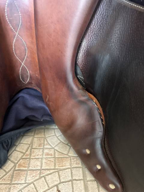 Sella da salto ostacoli Antarès  17" - 2010