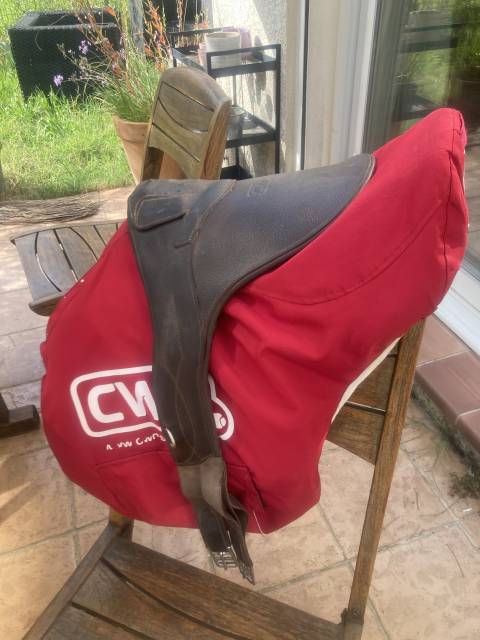 Sella da salto ostacoli CWD  17.5" - 2018