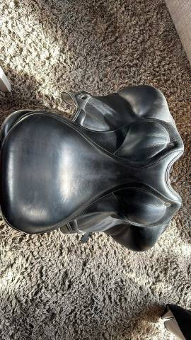 Sella da dressage Ikonic  17.5" - 2014