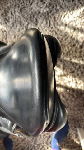 Sella da dressage Ikonic  17.5" - 2014