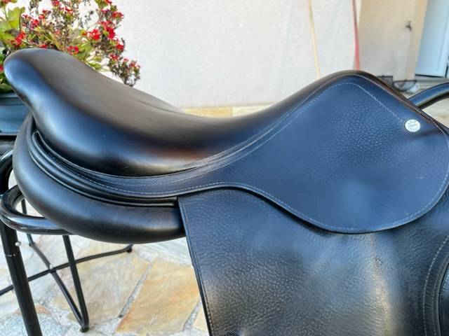 Sella da salto ostacoli CWD  17" - 2015