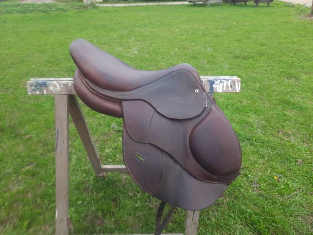 Sella da salto ostacoli PLS Lucyfer 17" - 2023