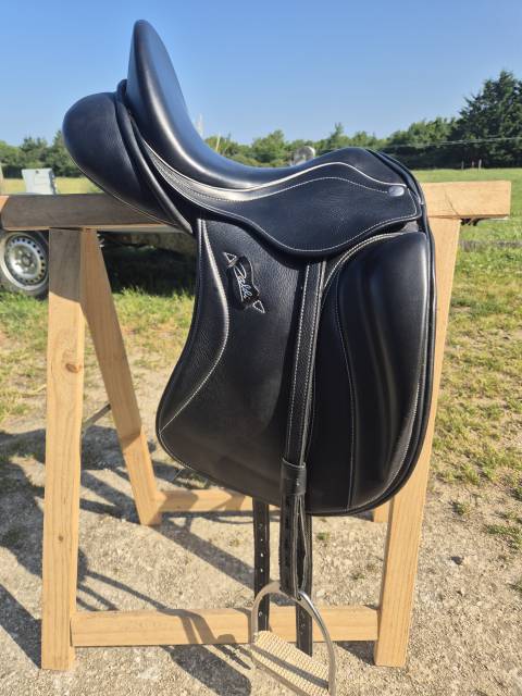 Sella da dressage Zaldi  16.5" - 2022