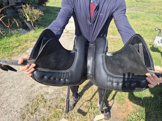 Sella da dressage Zaldi  16.5" - 2022