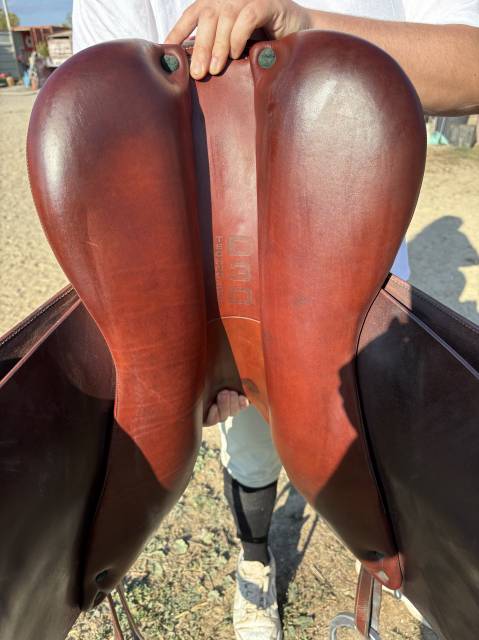 Sella da salto ostacoli Devoucoux  17.5" - 2021