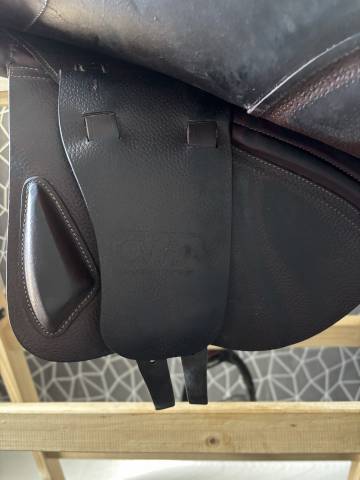 Sella da salto ostacoli CWD  17.5" - 2022