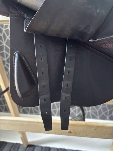 Sella da salto ostacoli CWD  17.5" - 2022