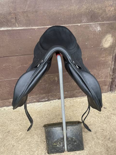 Sella da salto ostacoli Devoucoux  16.5" - 2023