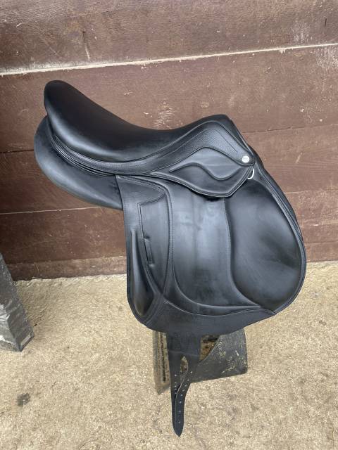 Sella da salto ostacoli Devoucoux  16.5" - 2023