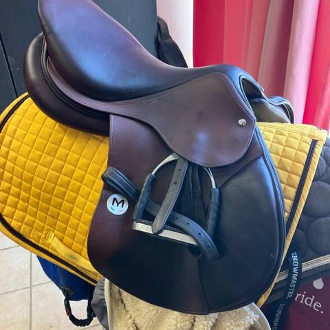 Sella da salto ostacoli Meyer  17.5" - 2022