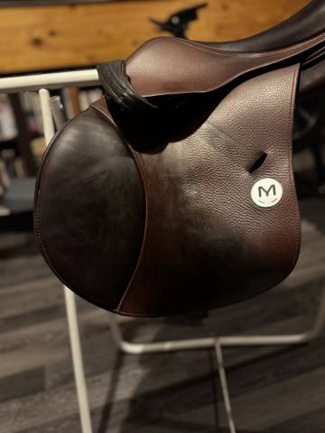 Sella da salto ostacoli Meyer  17.5" - 2022