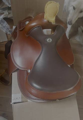 Sella western  Selle West Coast Garland 16" - 2025