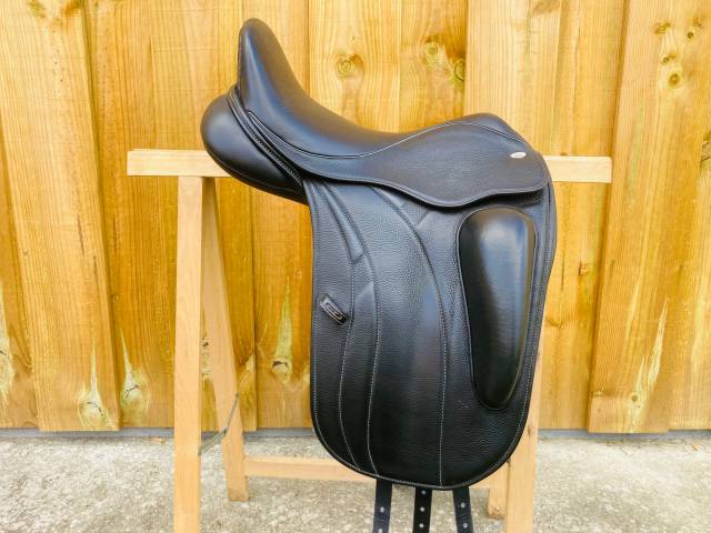 Sella da dressage Fairfax  17" - 2023