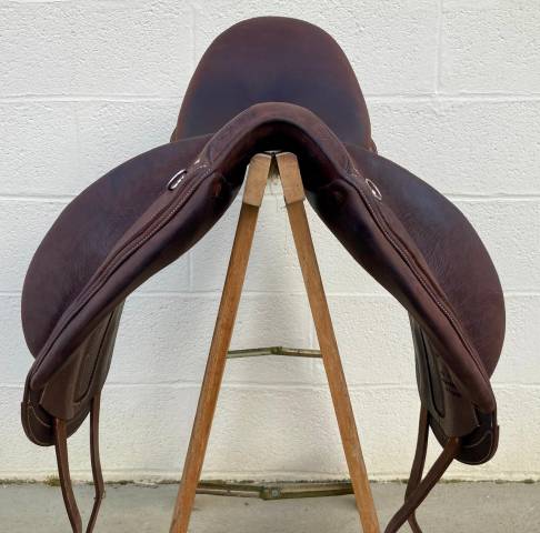 Sella da dressage Devoucoux  17.5" - 2023