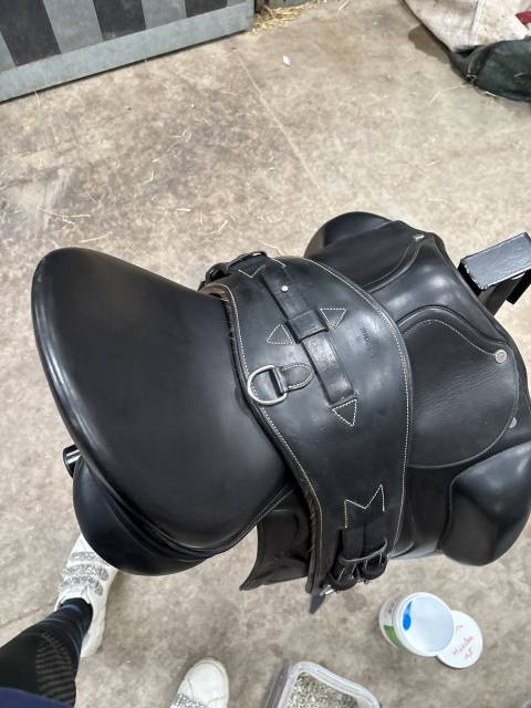 Sella da dressage Eric Thomas  17.5" - 2023
