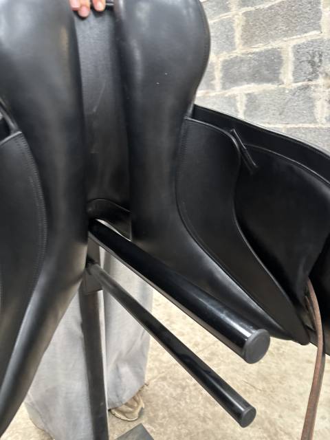 Sella da dressage Eric Thomas  17.5" - 2023