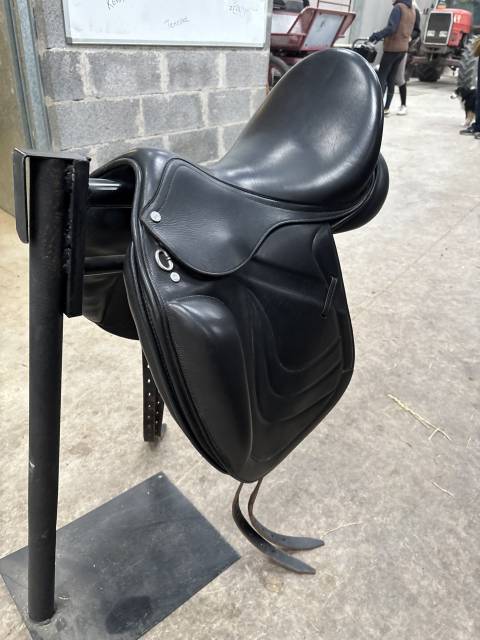 Sella da dressage Eric Thomas  17.5" - 2023