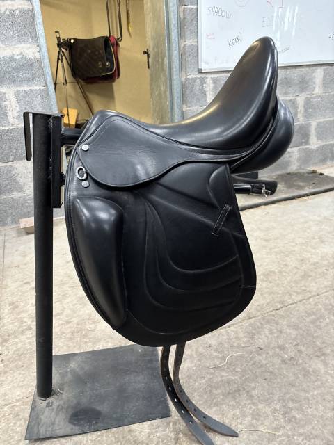 Sella da dressage Eric Thomas  17.5" - 2023