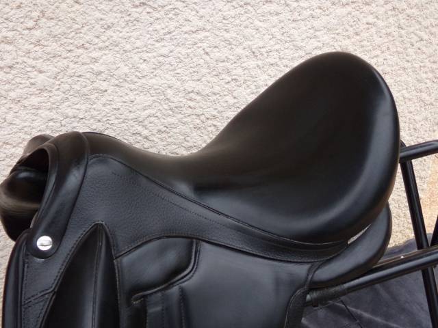 Sella da dressage Devoucoux  17" - 2022