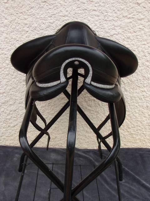 Sella da dressage Devoucoux  17" - 2022