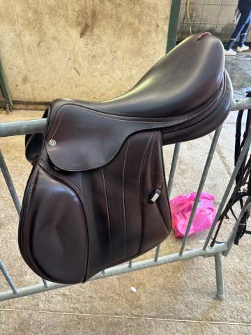 Sella da salto ostacoli Equipe  18" - 2019