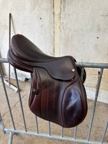 Sella da salto ostacoli Equipe  18" - 2019