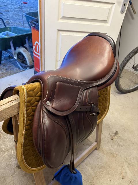 Sella da salto ostacoli CWD  17" - 2019