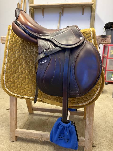 Sella da salto ostacoli CWD  17" - 2019