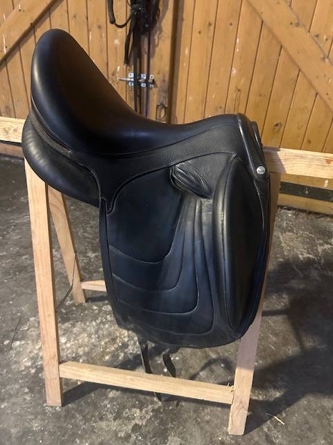 Sella da dressage Devoucoux  17.5" - 2017