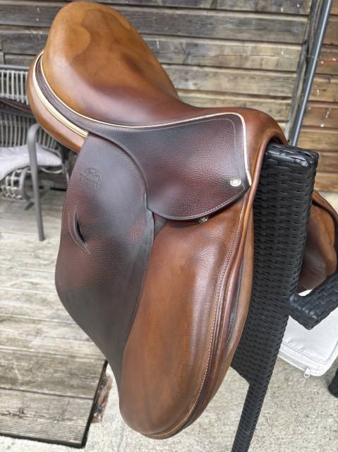 Sella da salto ostacoli Devoucoux  17.5" - 2015