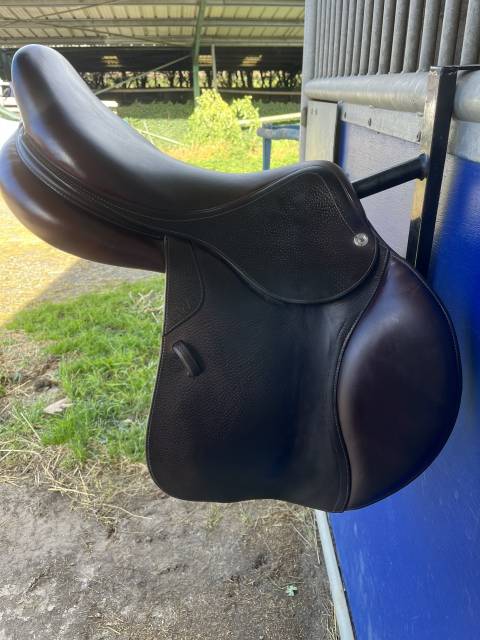 Sella da salto ostacoli CWD  17.5" - 2019