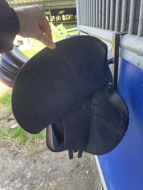 Sella da salto ostacoli CWD  17.5" - 2019