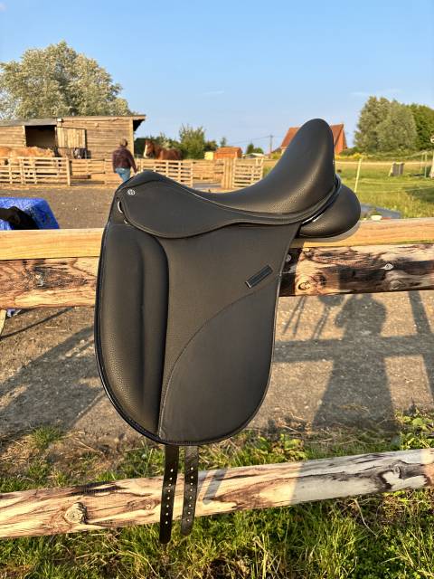 Sella da dressage Norton  17" - 2025