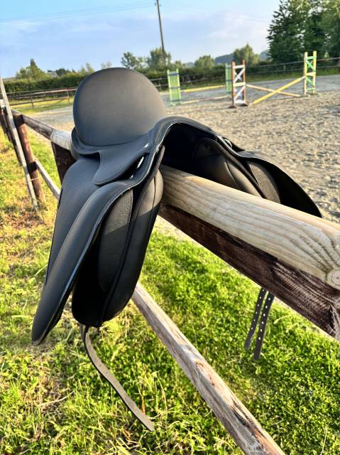 Sella da dressage Norton  17" - 2025