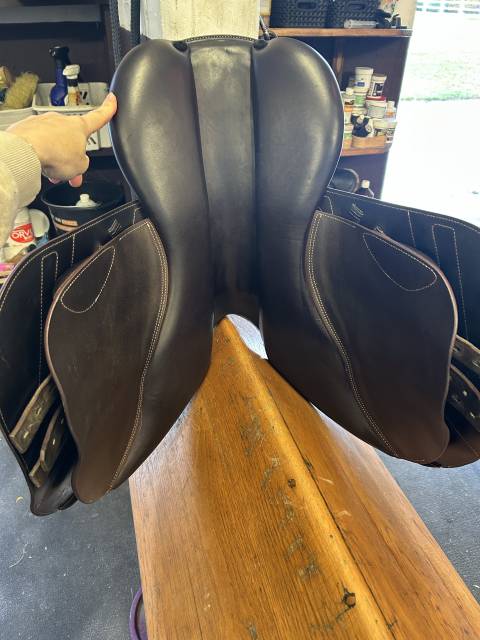 Sella da salto ostacoli Renaissance  17" - 2019