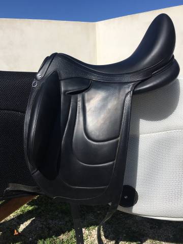 Sella da dressage Devoucoux  17.5" - 2023