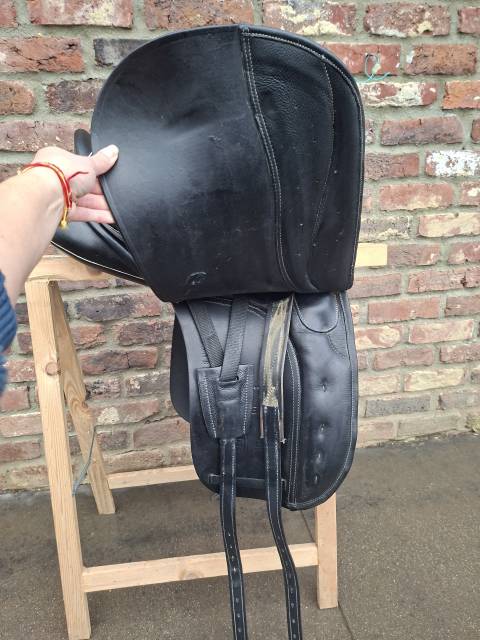 Sella da dressage Zaldi  17.5" - 2015
