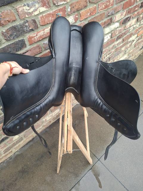 Sella da dressage Zaldi  17.5" - 2015